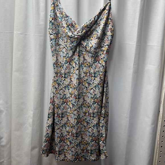 Abercrombie and Fitch Pastel Flower Twist Spaghetti Strap Dress- XS - Picture 2 of 5